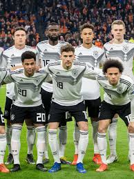كيفر مور لاعب منتخب ويلز يحتفل بعد تسجيله التعادل أمام منتخب سويسرا بضربة رأس من فرصة نادرة. Ø®Ù…Ø³Ø© Ù„Ø§Ø¹Ø¨ÙŠÙ† Ù…Ù† Ø§Ù„Ø¨Ø§ÙŠØ±Ù† ÙÙŠ Ù‚Ø§Ø¦Ù…Ø© Ø§Ù„Ù…Ù†ØªØ®Ø¨ Ø§Ù„Ø£Ù„Ù…Ø§Ù†ÙŠ Ø¨Ø§ÙŠØ±Ù† Ù…ÙŠÙˆÙ†Ø®