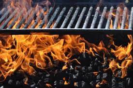 How To Convert A Gas Barbecue To Burn Charcoal Doityourself Com Grilling Best Gas Grills Gas Grill Reviews