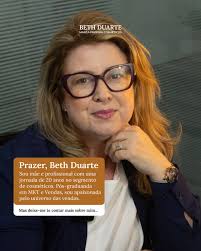 Aqui vão 4 ideias práticas para usar a cor do ano a favor da sua marca:  Identidade visual & branding: Use Cloud Dancer como base (fundo, packaging,  rótulo) — transmite minimalismo, limpeza