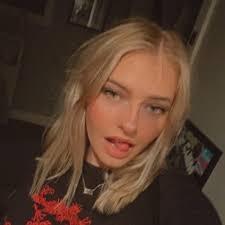 Amanda Tew (@amandatew_)