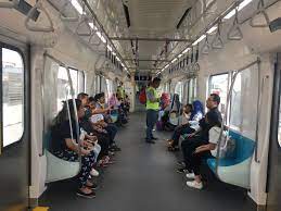Sebagai tambahan kepada ansuran pinjaman kereta bulanan, anda juga perlu mempertimbangkan perbelanjaan lain yang diperolehi dengan memiliki kereta, termasuk insurans kereta, cukai jalan, dan servis dan penyelenggaraan kereta. Mrt Jakarta Memoles Etalase Indonesia Catatan Rully Moenandir