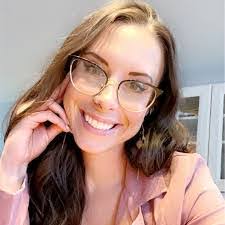 Sheena Pearson's Instagram, Twitter & Facebook