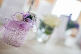 Hier sind unsere geschenkideen zur goldenen hochzeit, die sich auch als ideen. Was Schenkt Man Zur Goldenen Hochzeit Ideen Mit Herz