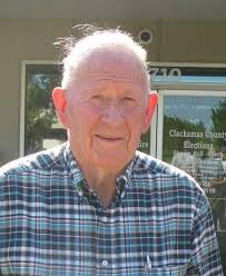 Third former Oregon City mayor supports Dan Holladay recall