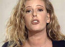 Inizia a fare i suoi primi. Alessia Marcuzzi Biografia Eta Altezza Peso Figli Marito Instagram E Vita Privata Spettegolando