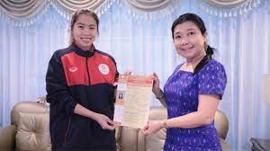 You can't take it easy. Ratchanok Intanon Pursues Doctorate Degree At Bangkok Thonburi University Badmintonplanet Com