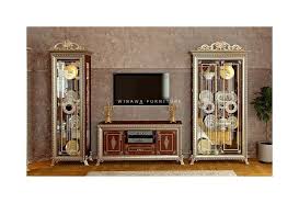 Biar nggak salah pilih lemari kaca idamanmu, yuk langsung aja cek artikel. Dekorasi Ruang Tv Buffet Tv Klasik Mewah Furniture Jepara