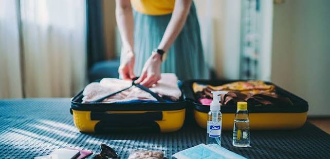 Holiday packing and pre-travel checklist ǀ Post Office