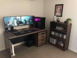 Gaming Has Recently Become A Popular Activity That People Do Due To The Increase Of Advanced Technology And Gaming Desk Gaming Computer Desk Diy Computer Desk