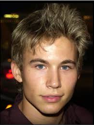 This teen heartthrob deemed as gay basically vanished after "Home  Improvement" 😲 Well, after all these years he's finally surfaced again,  and users say he's barely recognizable... "My goodness, he looks so