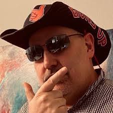 Gerald Malkuch's Instagram, Twitter & Facebook