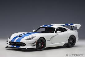 Over more than 20 years, the v10 viper has outgrown its reputation as evil, uniquely charismatic, but evil. Dodge Viper Gts R Commemorative Edition Acr 2017 White With Pearl Blue Stripes Autoart