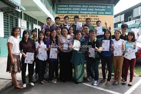 Smk chung hua miri concert 2014 string orchestra : Principal In Cloud Nine After School Receives Stpm Award Borneo Post Online