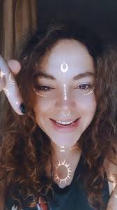 Me encanta repetir me encanta porque me encanta este micro! Ha sido un  increíble viaje abordar a Martina y a su diabla, sumamente agradecida con  @rui.coello por mandarse tremendo texto para micro, una ...