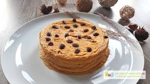 Apfelkompott) anrichten und mit etwas majoran bestreut servieren. Rezept Kalorienarmer Susskartoffelkuchen