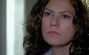 Flora quer seqüestrar Lara