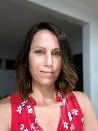 Kate Simpson's Instagram, Twitter & Facebook