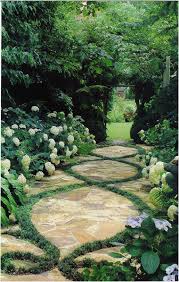 Idees Inspirantes Pour Un Chemin De Jardin Incroyable 64 Jardin Francais Beaux Jardins Allee De Jardin