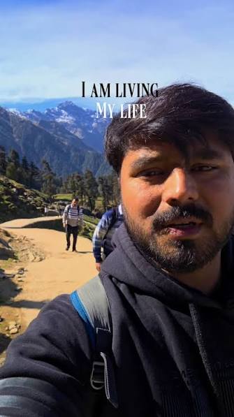Some journeys are meant to be felt, not explained. 🍃✨ (Living life on my own terms 😉) . . [Mountains • Peace • Freedom • Good vibes ❤️ Travel | Mountains |