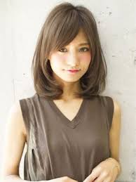 透明感と艶のオーガニックカラー ふんわり小顔カットミディアム 24時間いつでもweb予約ok ヘアスタイル10万点以上掲載 お気に入りの髪型 人気のヘアスタイルを探すならkirei style キレイスタイル で ヘアスタイル 髪型 ミディアムロング