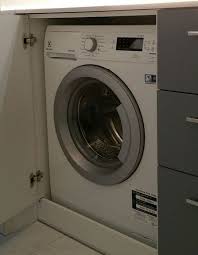 Un Nouveau Meuble De Salle De Bain Avec Machine A Laver Incorporee A Ete Realise Par Notre Equipe Decouvrez Son Rend Machine A Laver Lave Linge Salle De Bain