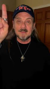 Happy Sunday to you! I'm coming to you from Nashville. I had to make sure  to get my video in as soon as I landed since Donnie and I are going to