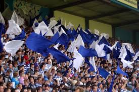 De supporters lieten zien trots te zijn op het team. De Graafschap Sfeeractie Supporters Geeft De Spelers Een Boost Video