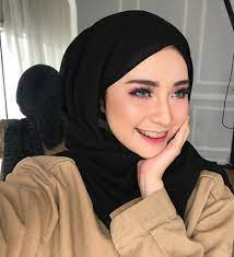 Tapi kalau dengan perempuan rasa lain sikit. 5 Instafamous Bertudung Cantik Di Malaysia Media Hiburan