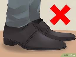 Fills the empty space of your big shoes and helps to make your big shoes fit a half size smaller reducing heel slippage. 3 Ways To Wear Shoes That Are Too Big Wikihow