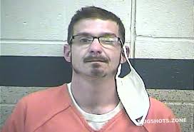 Dustin Criss's Instagram, Twitter & Facebook