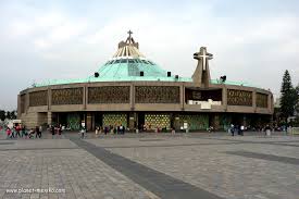 Madero en la ciudad de tradición en torno a la basílica de santa maría de guadalupe. Mexiko Stadt Basilika Jungfrau Guadalupe Planet Mexiko