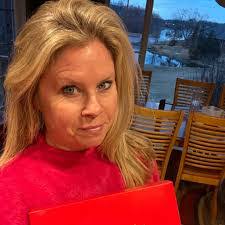 Kendra Teal's Instagram, Twitter & Facebook