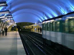 Metro Paris Metro Paris Metro Parisien Station De Metro