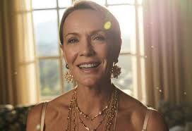 7 Jewelry Essentials That Made Women Over 40 Look 10 Years Younger