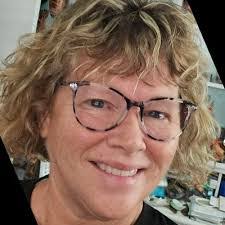 Sue Gendreau's Instagram, Twitter & Facebook