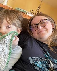 Eva Knutson's Instagram, Twitter & Facebook