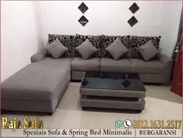 Banyak bahan furniture yang tersedia di pasaran, pilihhlah material yang bermutu bagus, awet selain itu dengan harga yang murah. Pin Oleh Jual Jaket Di Sofa Minimalis Murah Berkualitas Sofa Ide Dekorasi Rumah Minimalis