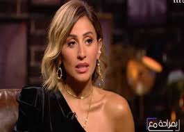 وبعد ساعات قليلة تلقت مكالمة من صديق. Ø¯ÙŠÙ†Ø§ Ø§Ù„Ø´Ø±Ø¨ÙŠÙ†ÙŠ Ø¹Ù† Ø§Ù„Ø²ÙˆØ§Ø¬ Ø§Ù„Ù…Ø´Ø§ÙƒÙ„ Ø¨ØªØ¨Ø¯Ø£ Ù„Ù…Ø§ Ø£ÙŠ Ø­Ø¯ Ø¨ÙŠØ¹ÙŠØ´ Ù…Ø¹ Ø§Ù„ØªØ§Ù†ÙŠ ÙˆÙŠØ¸Ù‡Ø± Ø¹Ù„Ù‰ Ø­Ù‚ÙŠÙ‚ØªÙ‡ Ø§Ù„Ù…ØµØ±ÙŠ Ø§Ù„ÙŠÙˆÙ…
