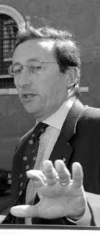 Adestracomincialaresadeiconti Finiaccusailpremier:toniesasperati