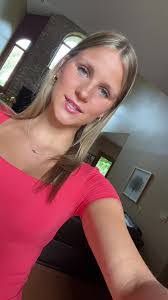 Destiny Rutledge's Instagram, Twitter & Facebook