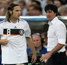 Allerdings gehört es zum stil dieses wundersamen teams. Fussball Als Torsten Frings Nachts Aus Der Nationalmannschaft Flog Welt