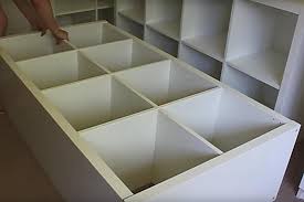 Fur Kleine Zimmer Bett Aus Ikea Regalen Regal Ikea