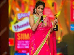 Priya vasudev mani iyer (born 4 june 1984), known professionally as priyamani, is an indian film actress and former model, who works predominantly in telugu, kannada, tamil. Priyamani Height Weight Age Wiki Biography Husband Affair Family