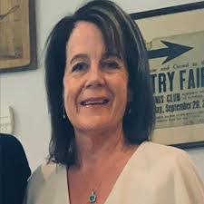 Jennifer Southall's Instagram, Twitter & Facebook