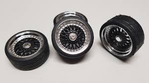 Unchanged since its introduction in 1983, this model continues to impress with its 17 cross spokes and beautiful, luxurious attachment. Modellbau Klar De Sd Felgen 16 Zoll Bbs Rs Schwarz 32mm