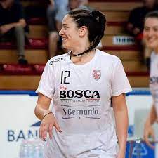 Mentre la giovane italia di giulio cesare bregoli, davide partegiani, francesca bosio, chiara de bortoli e alessia mazzaro prosegue il suo percorso nella volleyball nations league, con le prime vittorie e continui ed evidenti progressi, i colori azzurri regalano alla reale mutua fenera chieri '76 un'altra bellissima notizia: Facebook