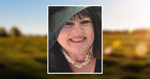 Elisha Barr's Instagram, Twitter & Facebook