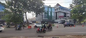 Selaku anggota dari bursa berjangka jakarta dan anggota kliring berjangka indonesia, berbekal pengalaman dan kemampuan dalam mengembangkan perdagangan berjangka komoditi di tanah air, saat ini telah memiliki kantor pelayanan dibeberapa kota di indonesia, meliputi kota jakarta, yogyakarta, bali, balikpapan, makassar. Kontakperkasa Futures