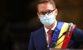 View public records, phone number, email & more! Foto Dominic Fritz Se InsoarÄƒ Cu Lin Yiran Diplomat Onu Nicolae Robu L A Prins CÄƒ Nu Are Domiciliul In TimiÈ™oara AÈ™a Cum Cere Legea Stiri Pe Surse Cele Mai Noi Stiri