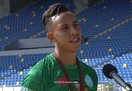 سفيان رحيمي (ولد في 2 يونيو 1996) هو لاعب كرة قدم مغربي، ويلعب في مركز الهجوم في الرجاء الرياضي منذ 2018. Ø±Ø­ÙŠÙ…ÙŠ ÙˆÙˆØ§Ù„Ø¯Ù‡ ÙÙˆÙ‚ Ø§Ù„Ø³Ø­Ø§Ø¨ Ø¨Ø¹Ø¯ Ø§Ù„ØªØªÙˆÙŠØ¬ Ø§Ù„ØªØ§Ø±ÙŠØ®ÙŠ